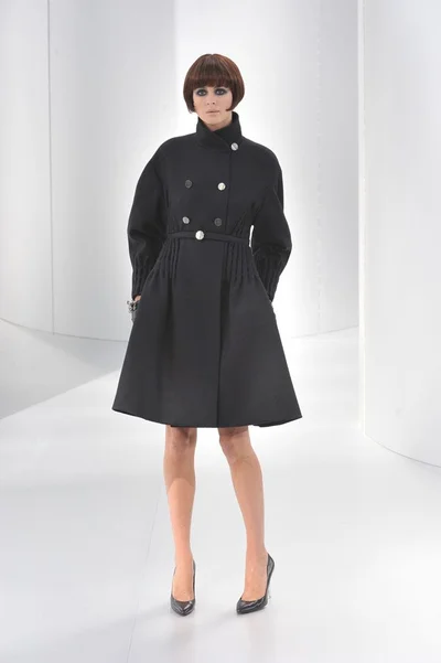 Look 16